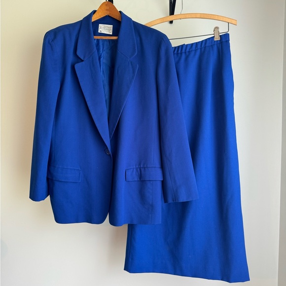 Pendleton women’s blazer and skirt set. - Picture 1 of 13